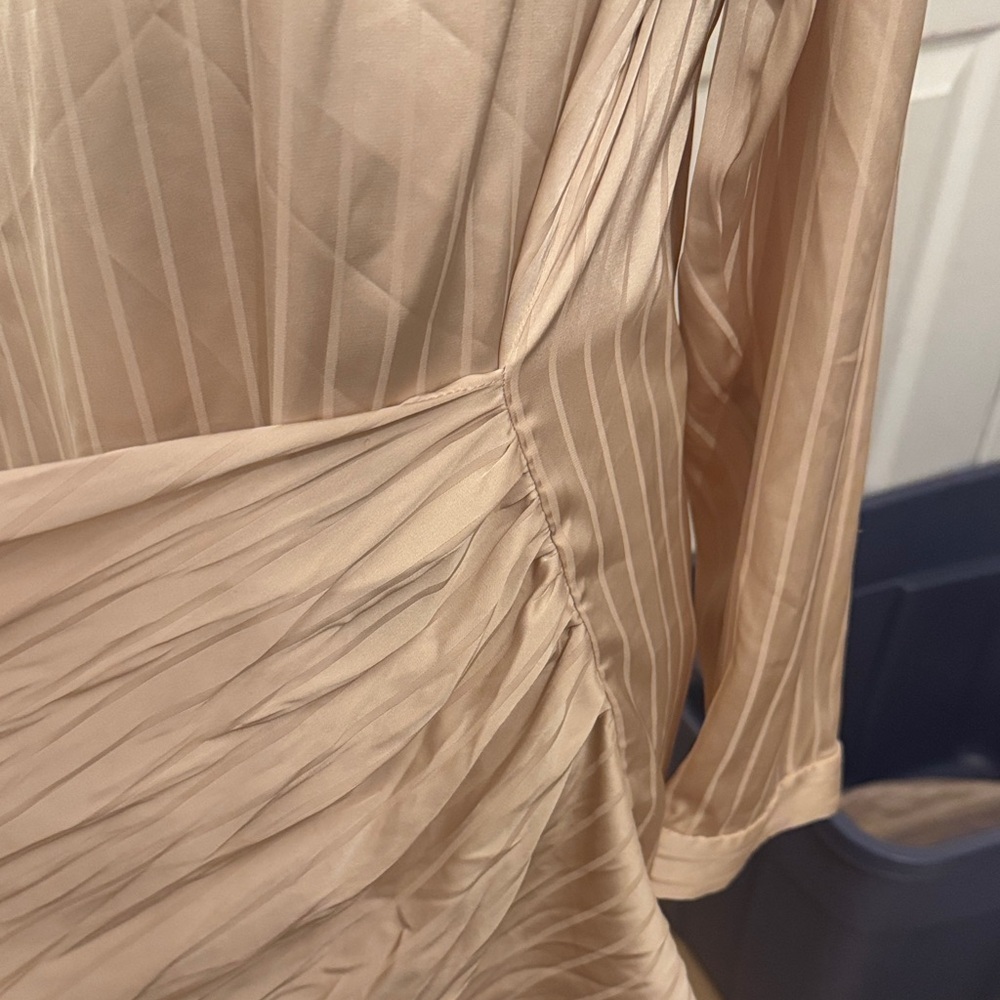 Elegant Cream Dress - Picture 14 of 16
